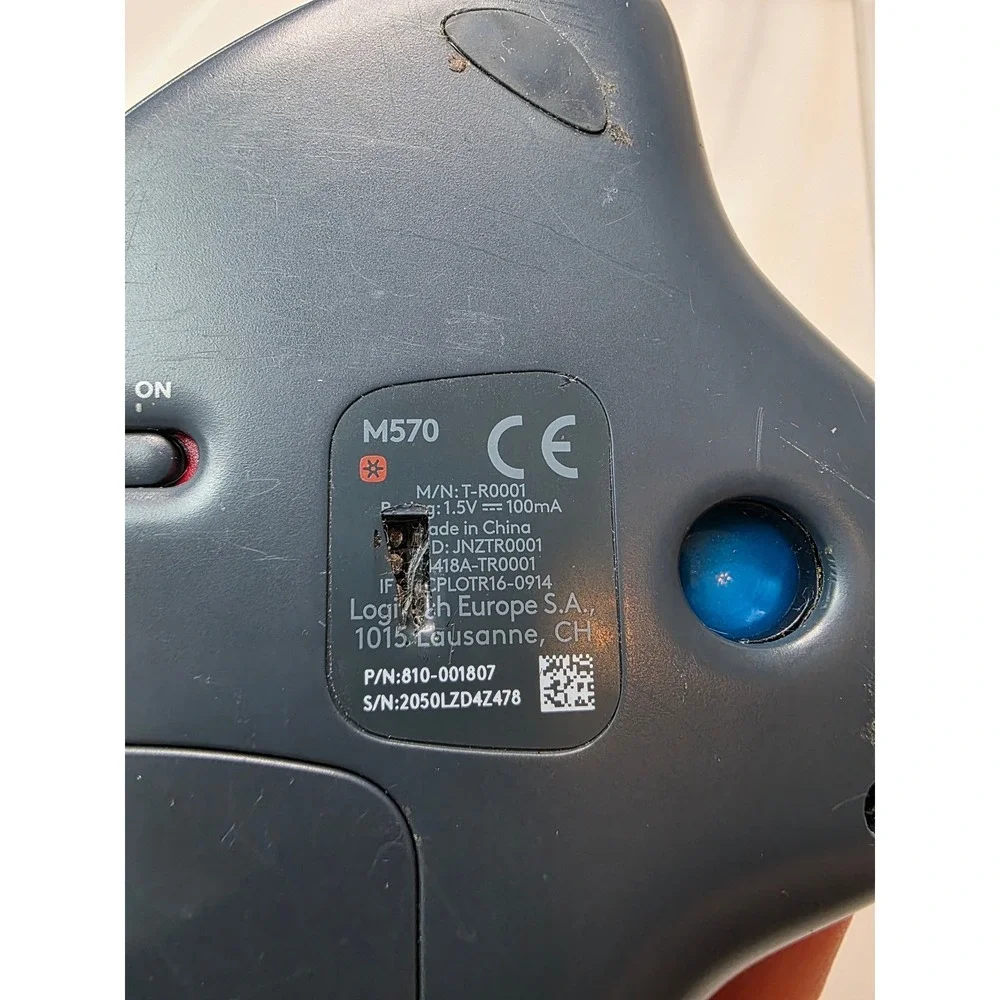 Logitech M570‎ Wireless Trackball Mouse Ergonomic Black Blue 910-001799